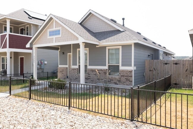 Photo - 2809 Seneca Path Unidad 30