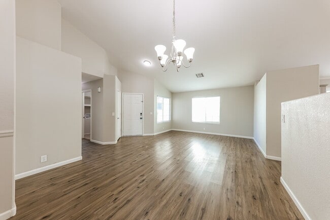 Photo - 8936 W Fullam St