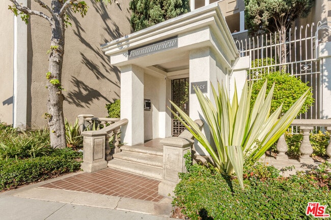 Photo - 8455 Fountain Ave Unit 411