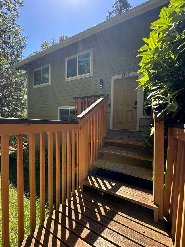 Photo - 3 Bed 2 Bath home with 2 Car Garage in Bellingham