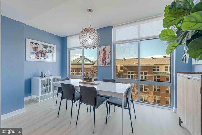 Photo - 11990 Market St Apartamento Unidad 414