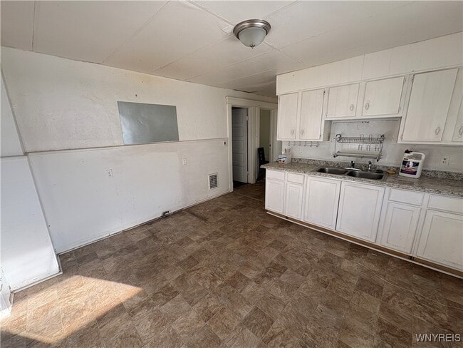 Photo - 2445 Bailey Ave