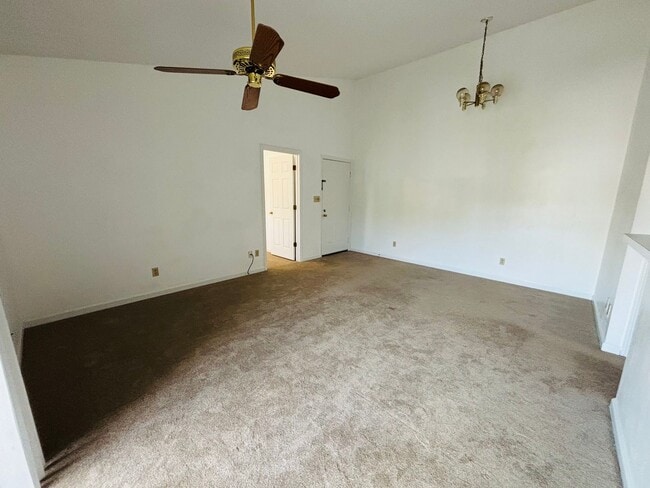 Photo - 400 Berryfield Ln