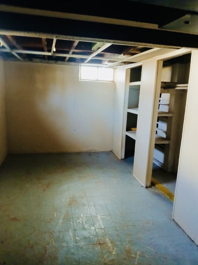 Photo - 21465 Syracuse Ave