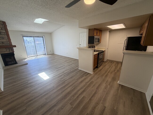 923 S Zeno Way