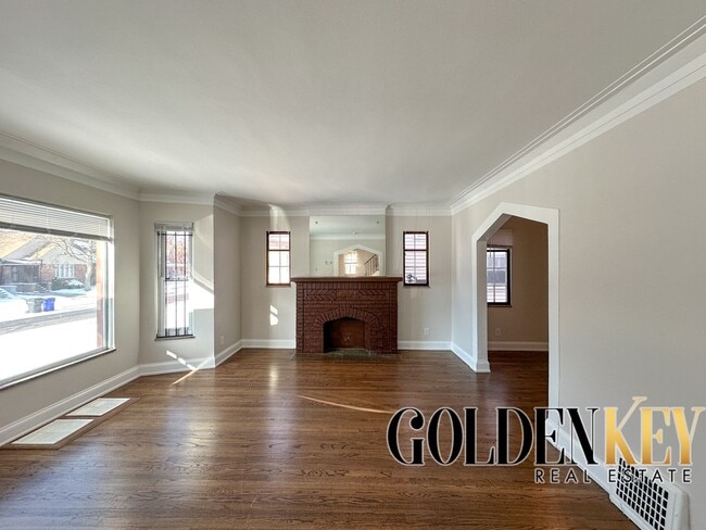 University District Large 1451 sq ft Wests... - University District Large 1451 sq ft Wests... House