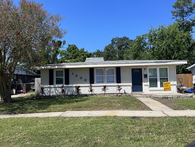 Building Photo - 1600 Maryland Ave