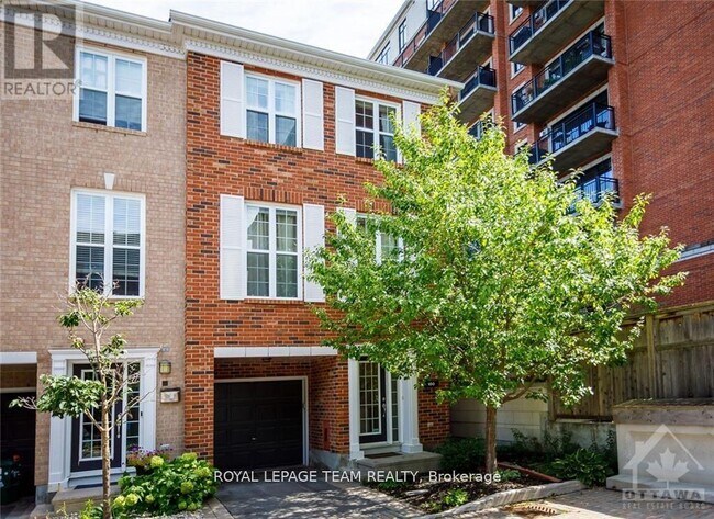 Photo - 100 Applegate Private