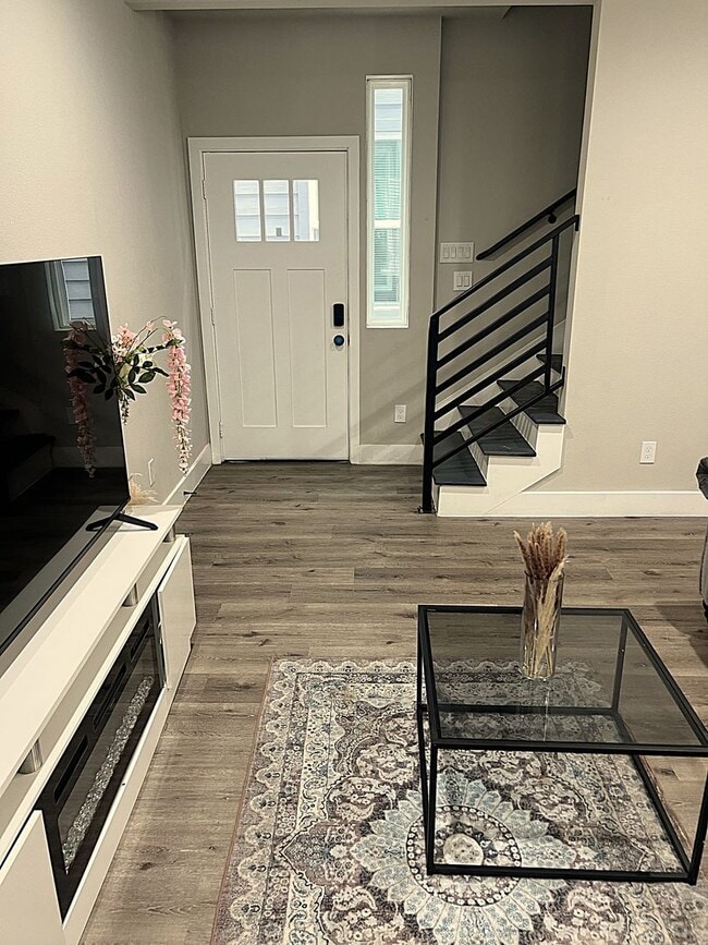 Photo - Like New and Close to IAH and Humble Area