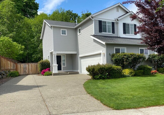 DuPont home with greenspace views, fenced ... - DuPont home with greenspace views, fenced ...