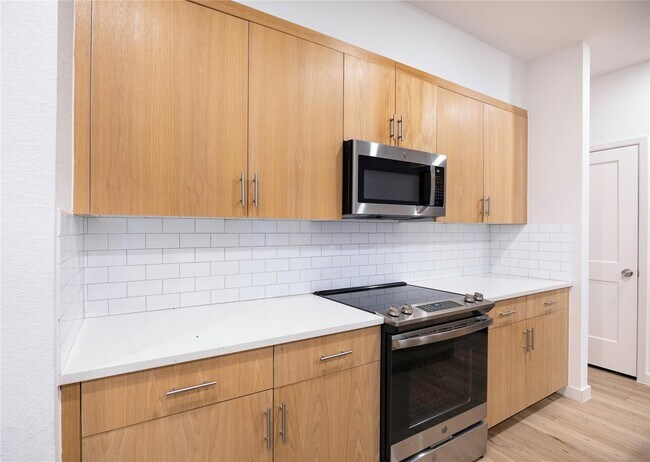 Building Photo - 2515 Appian Wy Unit B Rental