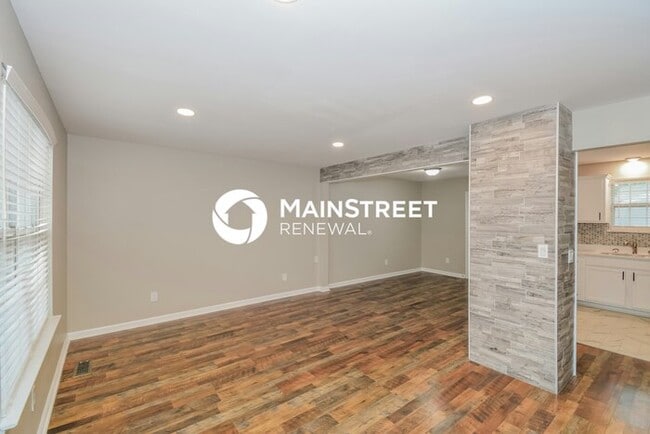 Photo - 3 Bedroom Pet-Friendly Home in NASHVILLE, TN with Main Street Renewal