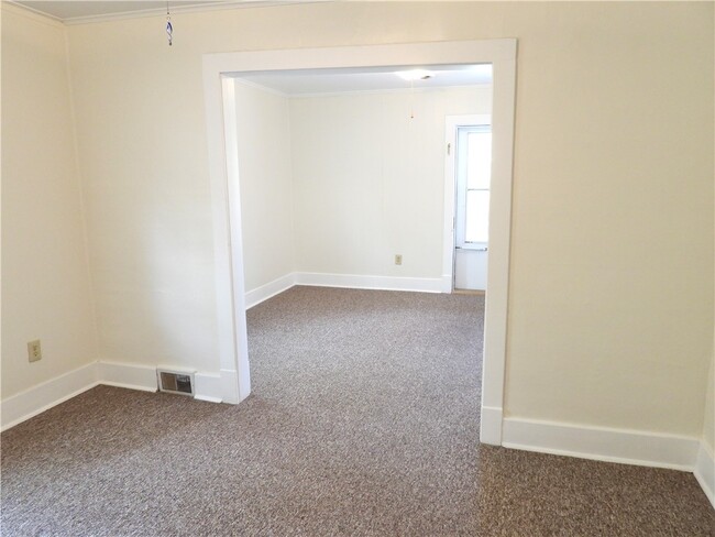 Photo - 119 River St