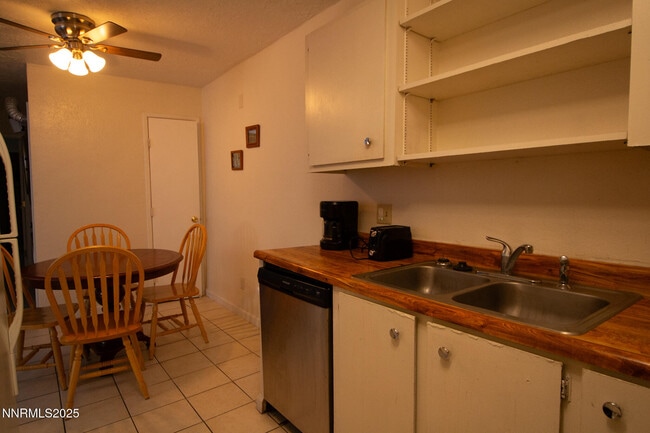 Photo - 2080 Highview Ct Unit 2