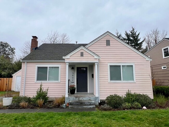 Building Photo - Charming 2 BD + Studio (Water Included)