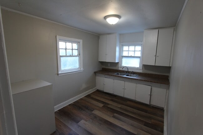 Photo - 234 1/2 Saluda St