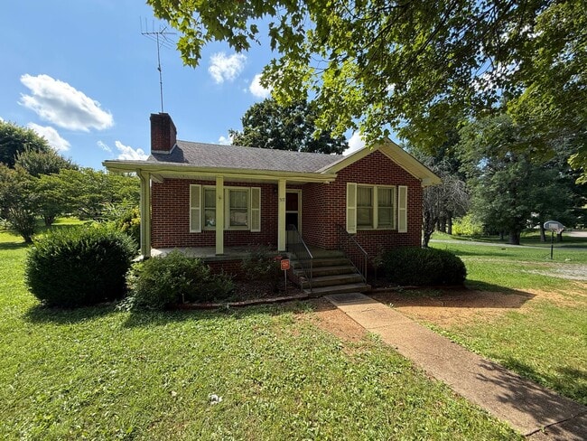 Building Photo - 517 Cedar Springs Rd Rental