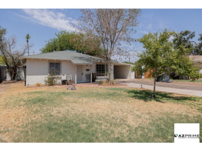 Building Photo - Charming 3/1.5 Phoenix House with Spacious...