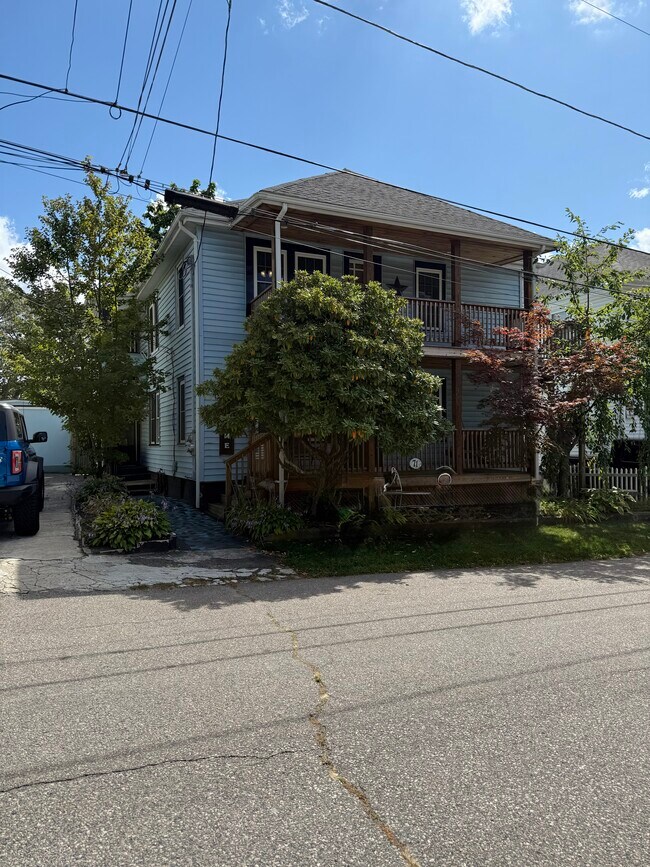 Building Photo - 71 Jessie Ave Unit 2 Rental