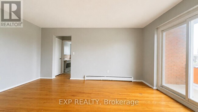 Photo - 12 Westmount Rd W Unit 9