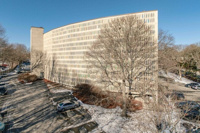 200 Swanton St - Parkview Condominiums