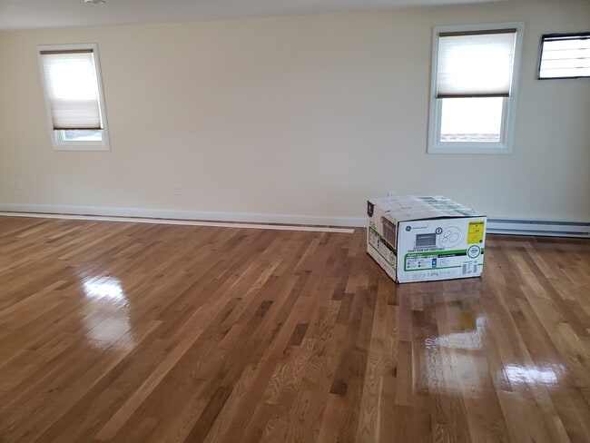 Main area - 48 Hauman St Unit Apt 2