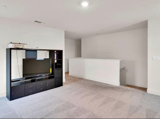 Photo - 1672 Thistle Ln Unit Main House