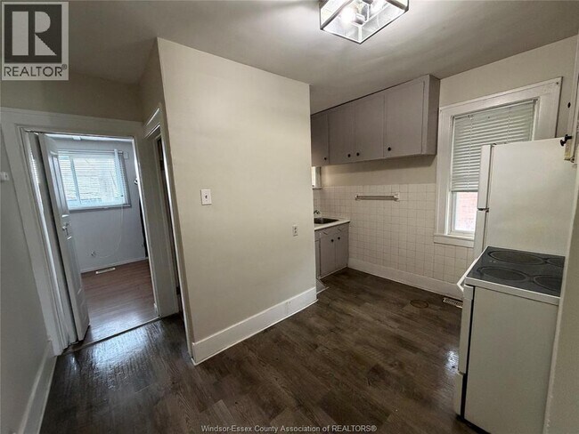 Photo - 1757 Rooney St