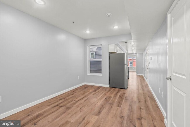 Photo - 2046 N Carlisle St