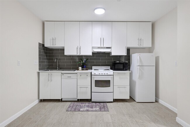 Photo - 1607 Welch St