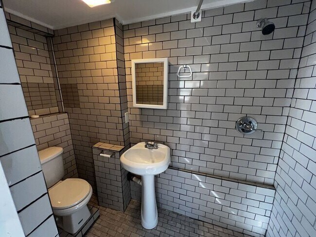 Photo - 8102 4th Ave S Unidad B