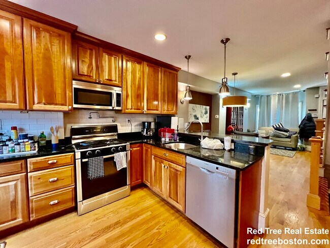 Photo - 1 Greenwich Ct