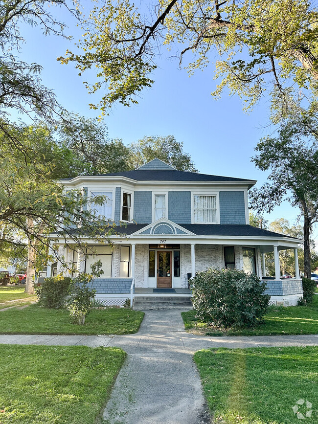 Building Photo - Von Hagen House Unit 2