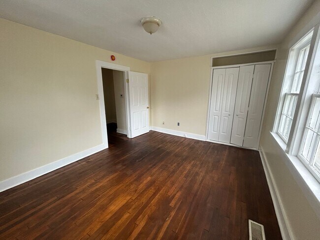 Photo - 4 bedroom and 1.5 bathroom