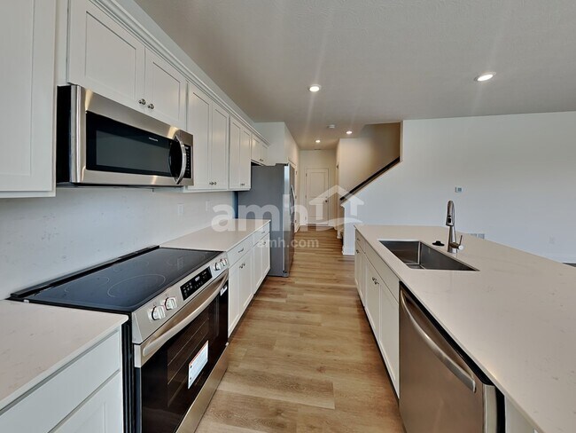 Photo - 9163 Henley Ave