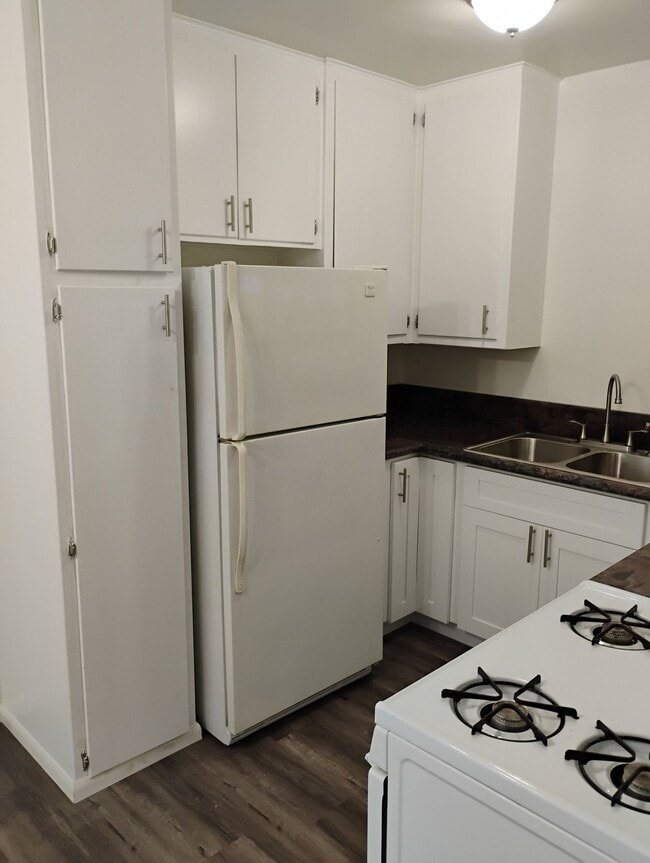 5311 Lexington Ave Unit 8
