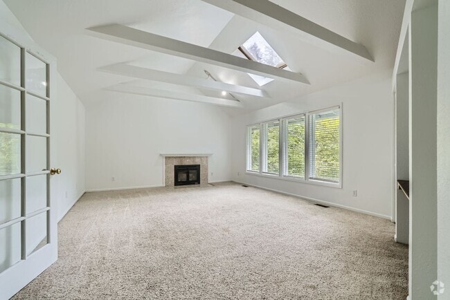 Building Photo - Available NOW! Waterfront >> Newly Remodel... Rental