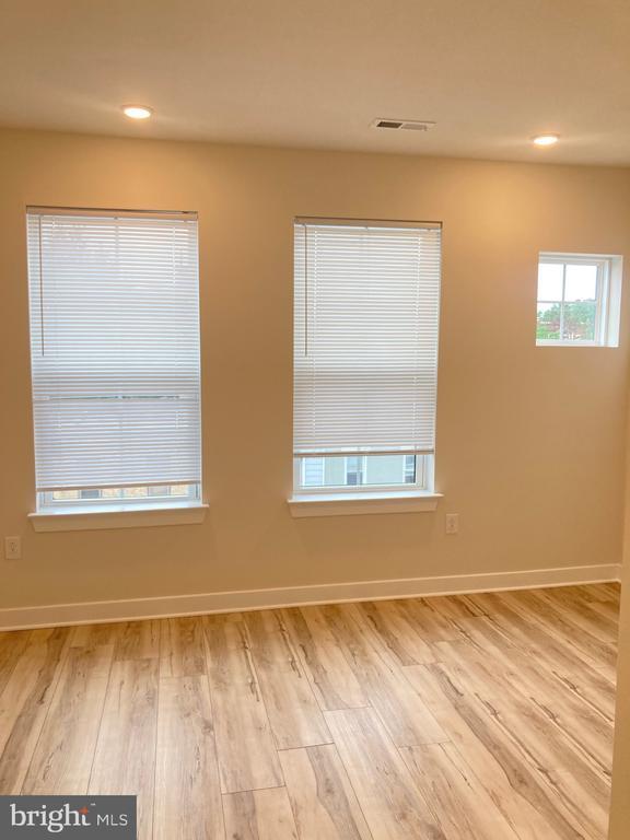 Photo - 2551 N Front St Unidad 3