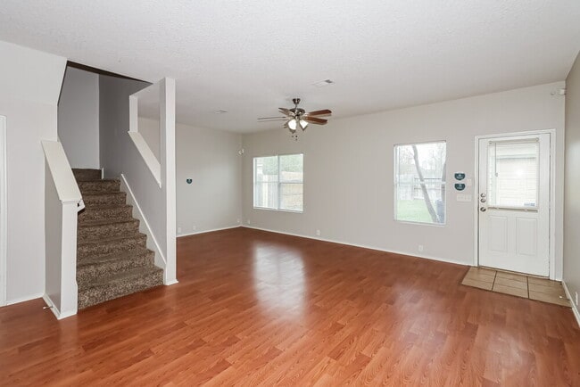 Photo - 6250 Gillian Park Dr