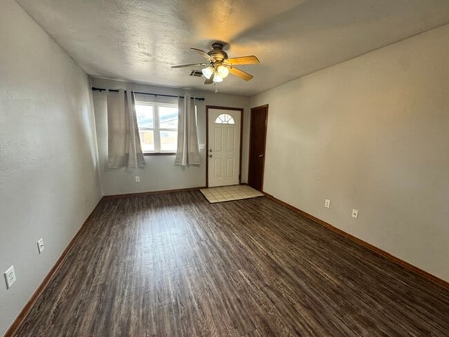 129 NE 11th St