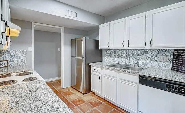 Photo - 17302 S Yorkglen Dr