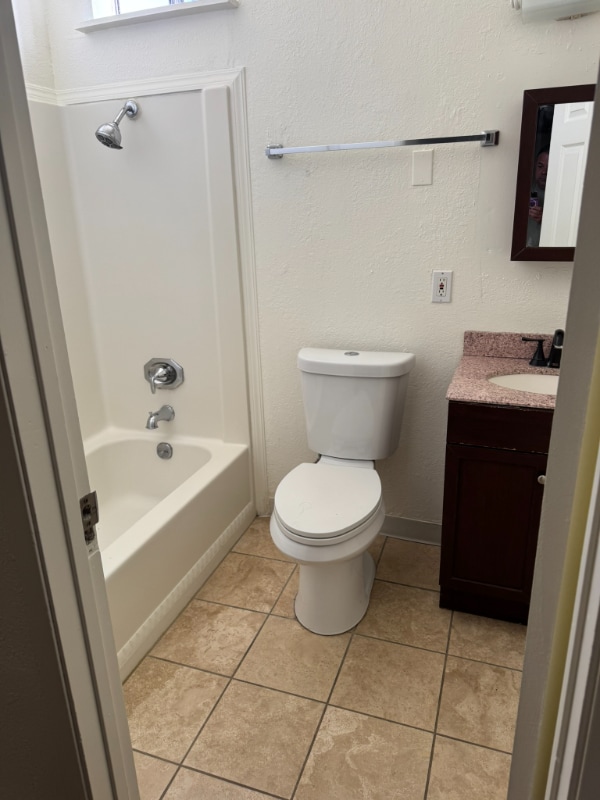 Photo - 311 1/2 W Cypress Ave