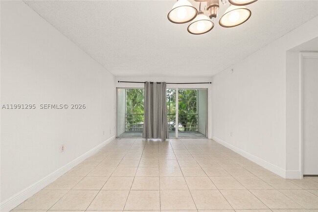 Building Photo - 4205 N University Dr Unit 205