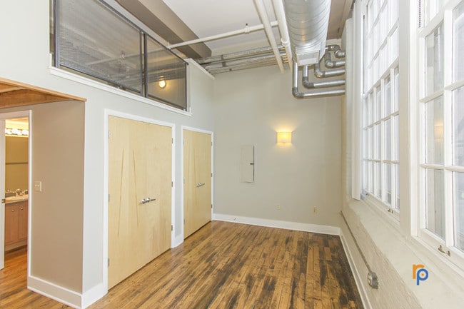 Photo - Machine Flats - 3301 Colerain