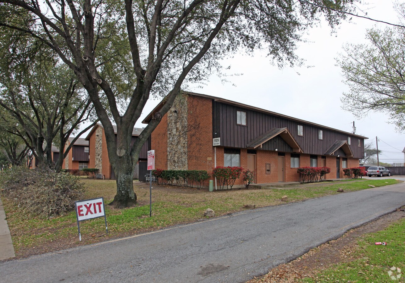 Calais Plaza - Calais Plaza