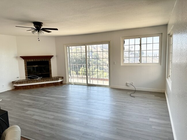 Photo - 9423 Eucalyptus St