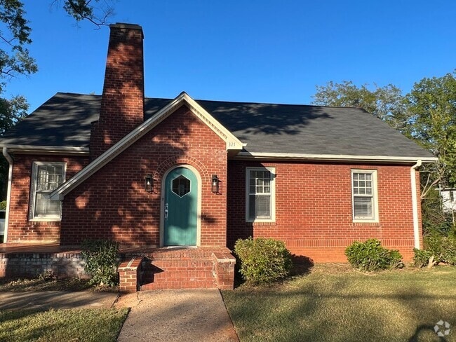 Building Photo - Historic Charm: walk to town Rental