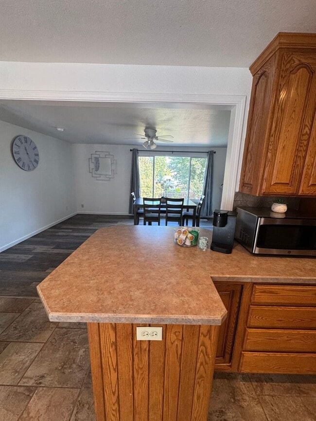 Photo - Ledan06-225 Kashmir Ct SE Duplex Unidad 225-A Upstairs