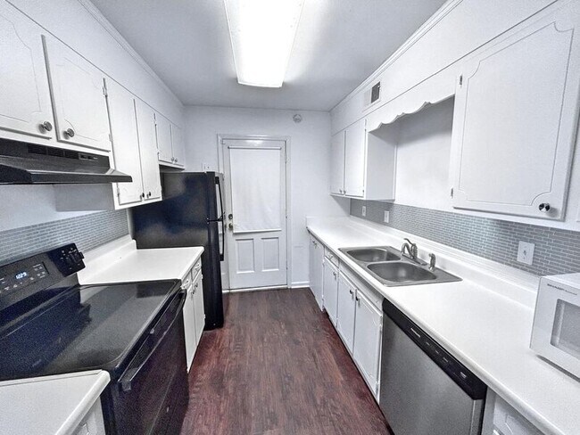 Photo - 2086 Montreat Cir