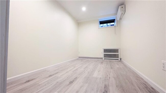 Photo - 23-53 124th St Unidad 1